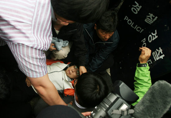 서울광장, 이정희 의원 실신
