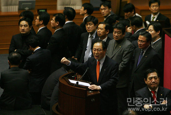 절규하는 권영길 의원